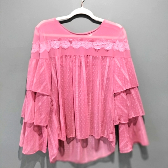 Sheer lace blouse size medium - Picture 1 of 4